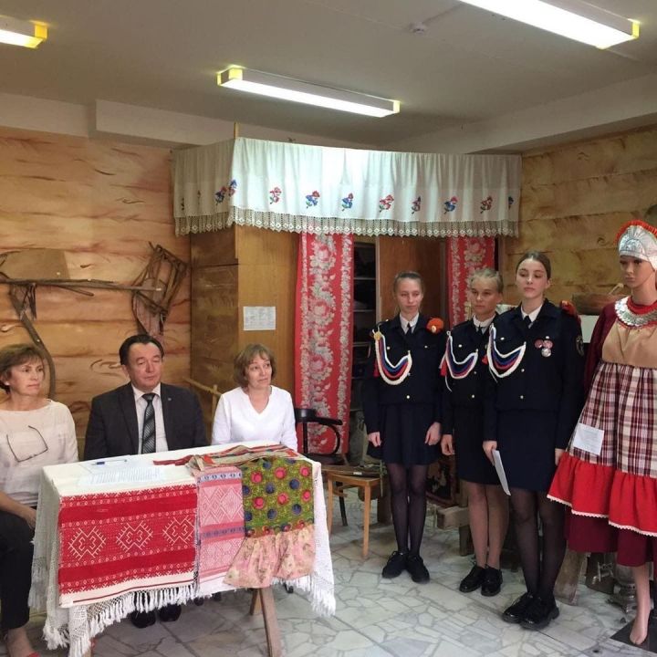 В фонд краеведческого музея в Нижнекамске передали реконструированный кряшенский костюм