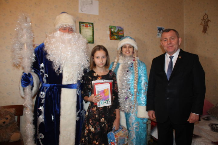 Анатолий Иванов исполнил новогоднее желание 13-летней девочки