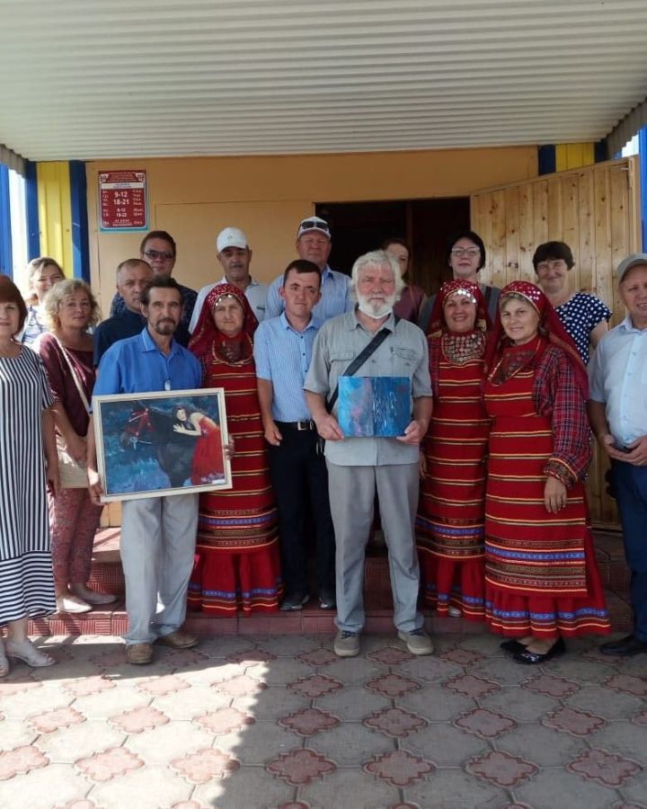 Художники плэнера «Безнен ил» посетили деревню Сарсаз-Багряж и встретились с художником-любителем Андреем Кузьминым