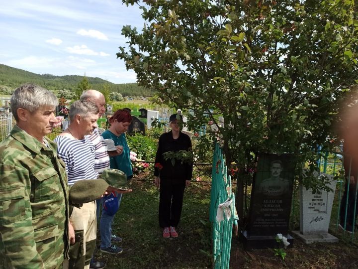 Заинские активисты привели в порядок захоронения героев Первой Мировой войны в Федоровке