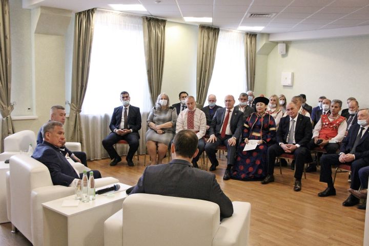 Президент РТ и руководитель Федерального агентства по делам национальностей посетили Дом Дружбы народов Татарстана