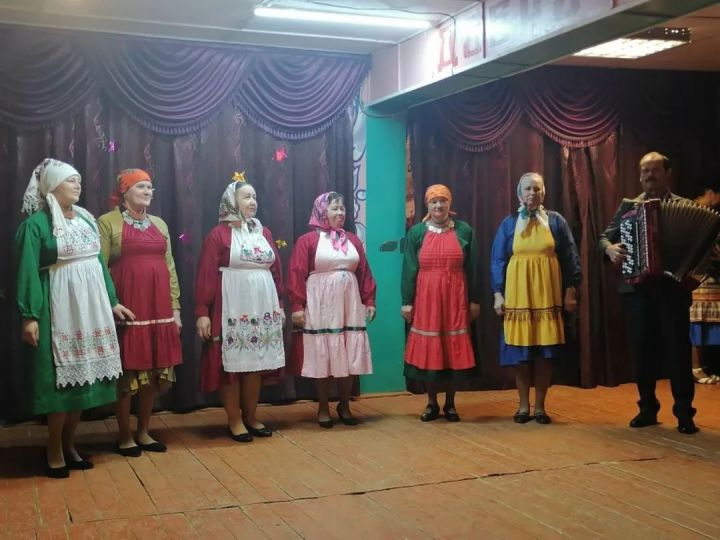 Субашта фольклор коллективлар концерты үткәрелгән