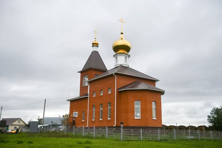 Митрополит Кирилл освятил Богоявленский храм в селе Иванаево