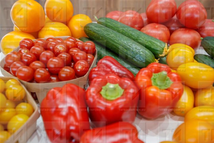 Ит, помидор, тары ярмасы белән тутырылган борыч рецепты