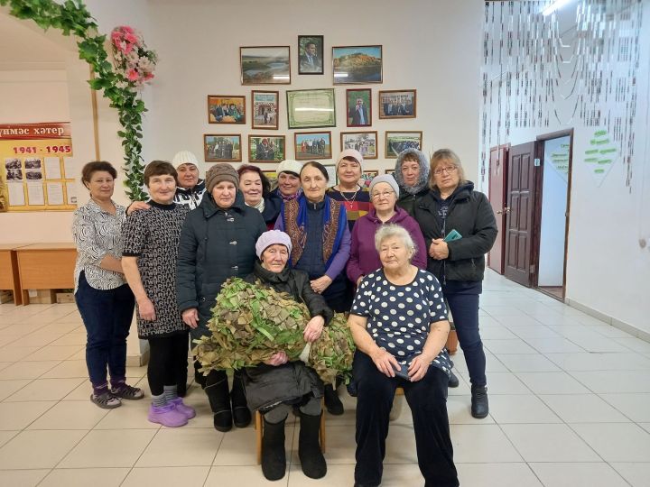 Урта Багражда волонтер хатын-кызлар өчен бәйрәм ясаганнар