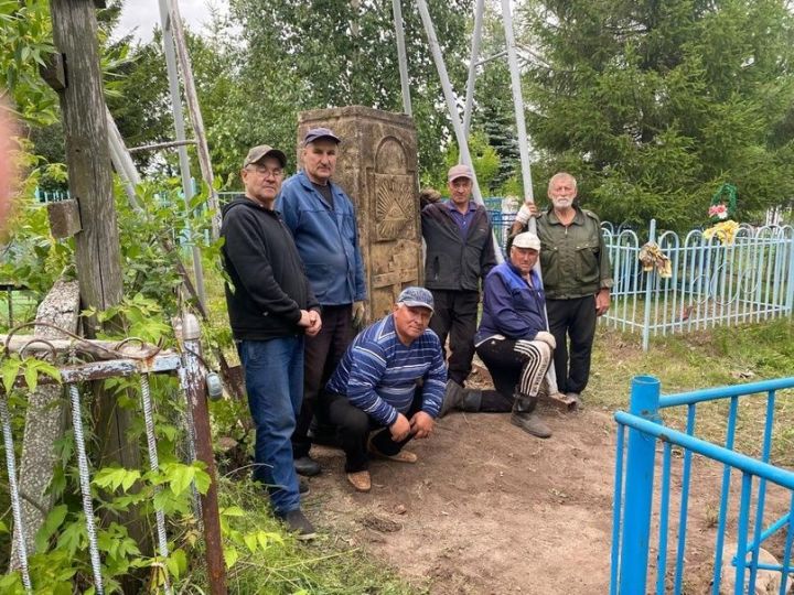 На кладбище села Кряш-Серда начали работу  по восстановлению уникального архитектурного памятника – часовни