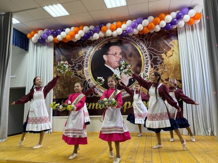 Хуҗа Хәсән мәктәбе укучылары «Дуслык чәчәге» фестивалендә керәшен мәдәниятен күрсәтте