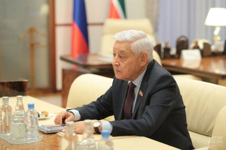 Фәрит Мөхәммәтшин Татарстан Дәүләт гербы көне белән котлады