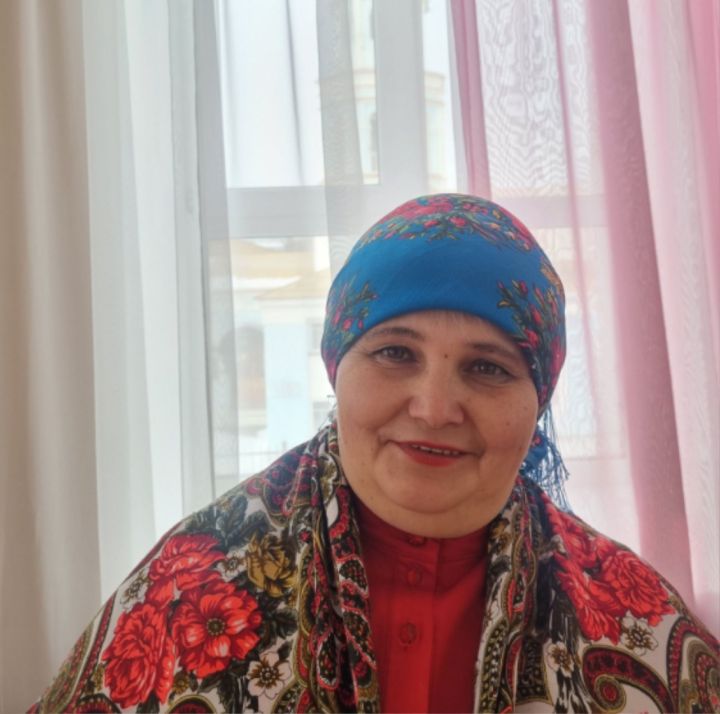 Кайбычтан Валентина Сурнаева әбисеннән калган гаилә мирасын күрсәтте