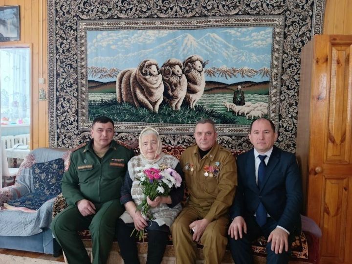 Мәлкидә Әфганстанда һәлак булган солдатның әнисе Анастасия Волкованы хөрмәтләделәр
