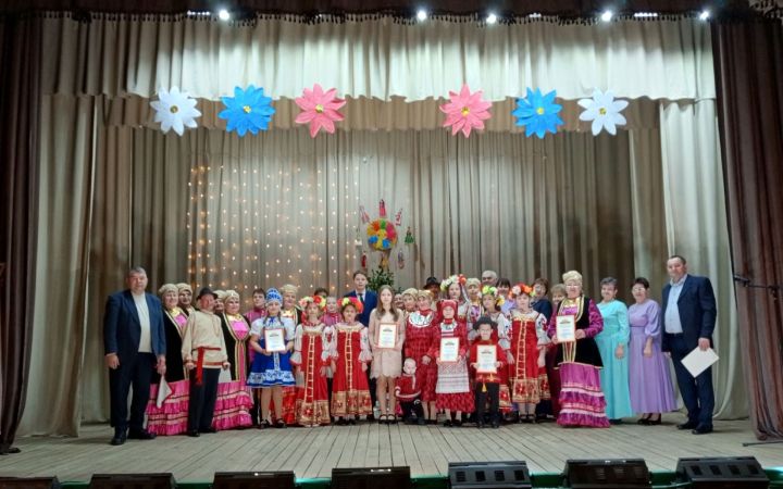 Үмер авылында «Мәңге бергә булырбыз» дип исемләнгән район фестивале узган