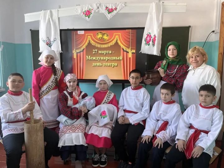 Хуҗа Хәсән мәктәбендә бөтендөнья театр көнен билгеләп уздылар