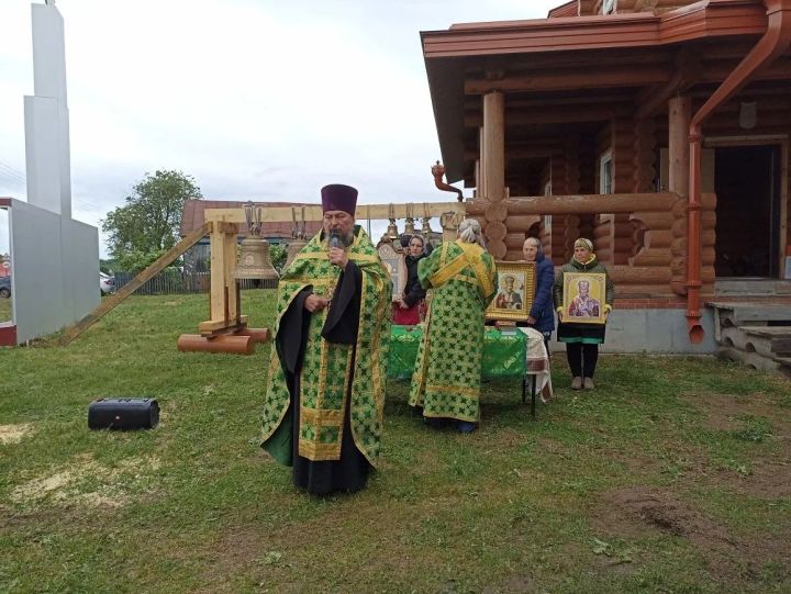 Алексеевск районының Кр. Баран авылында Тройсынны ике көн бәйрәм иттеләр