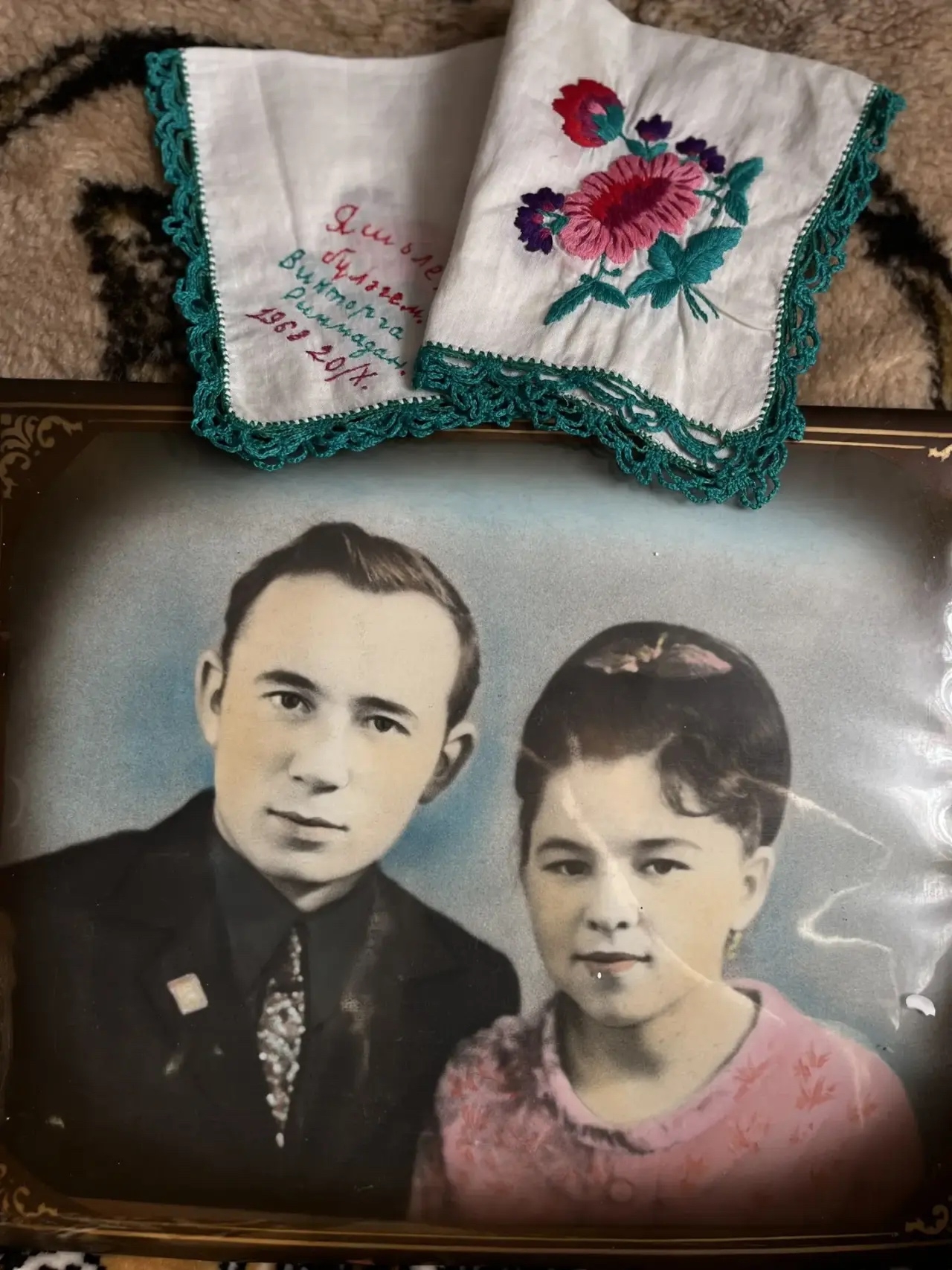 Солдатка бүләк иткән кулъяулык