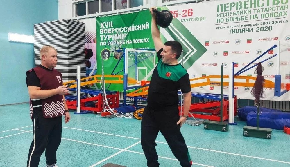 Юрий Иванович спортны да үз итә
