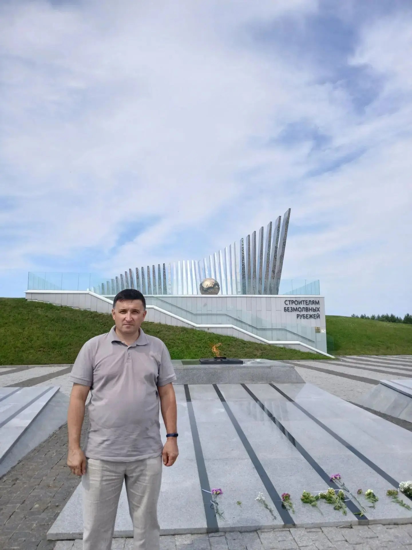 Юрий Емельянов