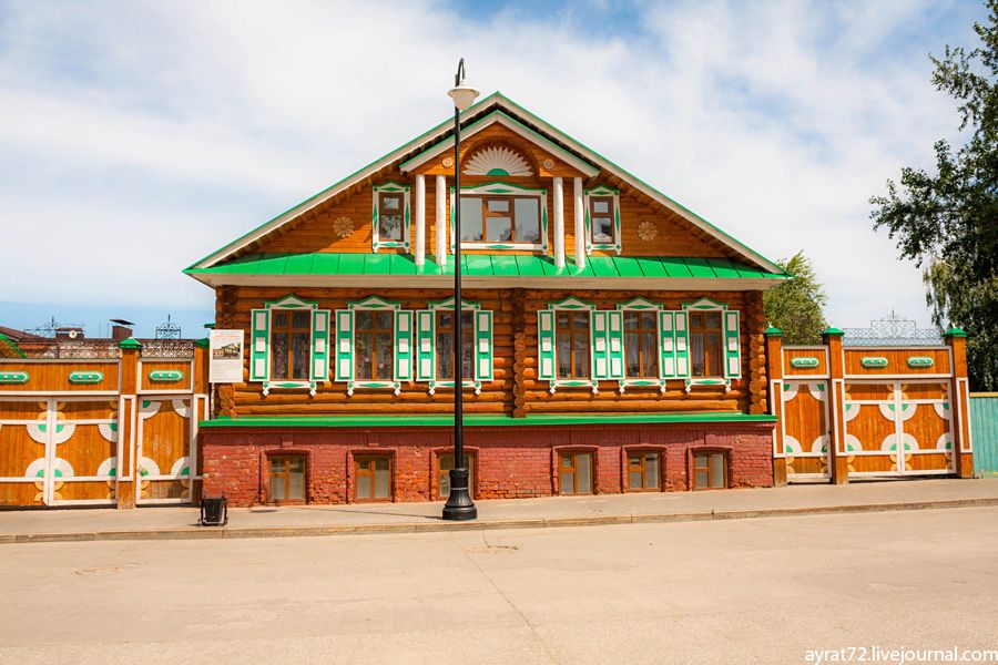 Татарску дома. Казань улица Татарская Слобода. Улицы Старо татарской слободы Казань. Казань Татарская Слобода деревня. Казань музей Чак Чака Татарстана.