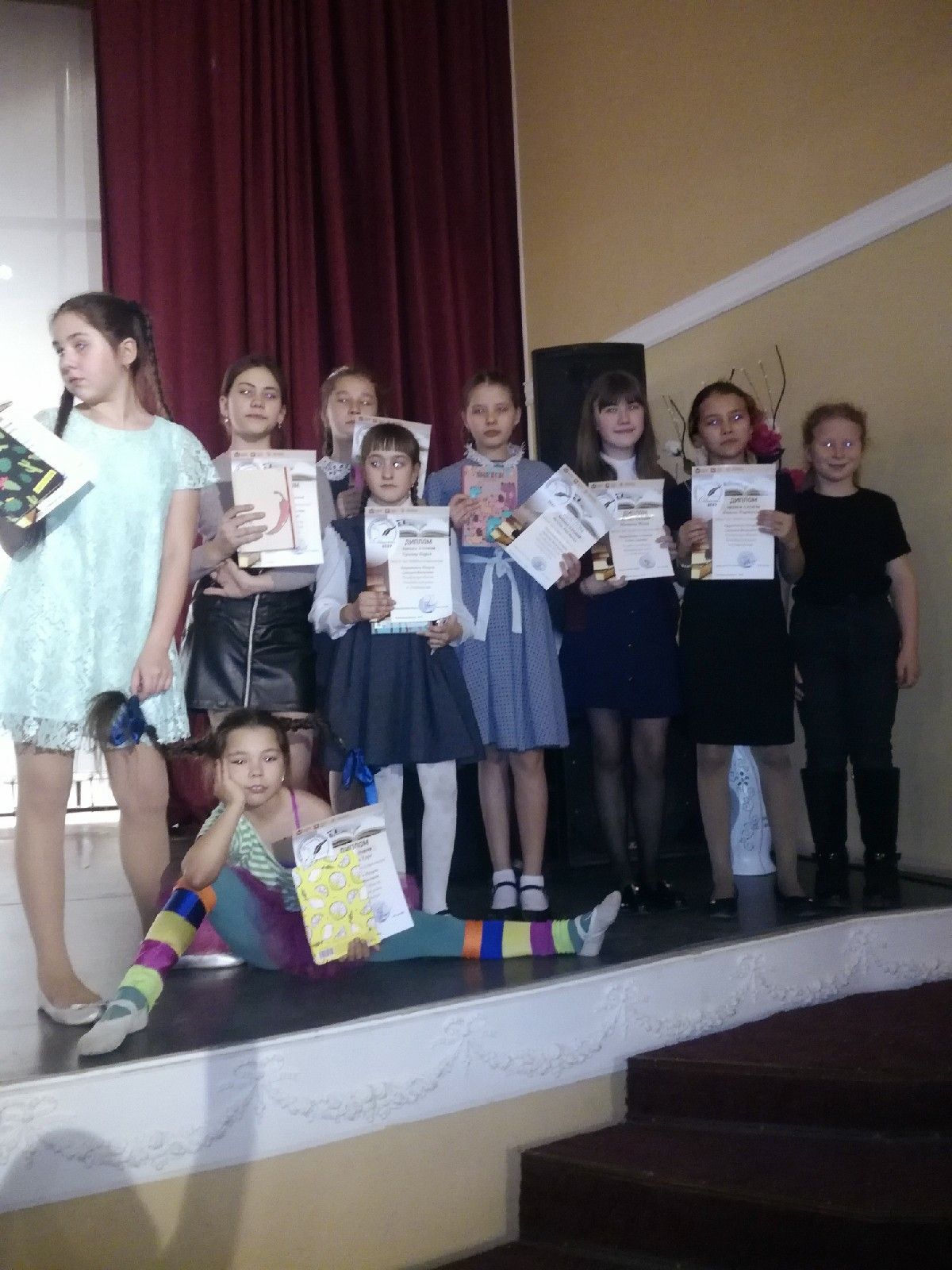Юные театралы Остроленки завоевали награды в конкурсе чтецов
