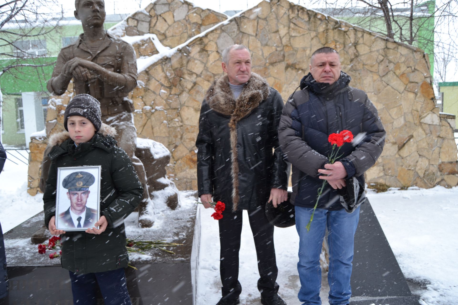 В посёлке Татарстан почтили память погибшего земляка в Чечне