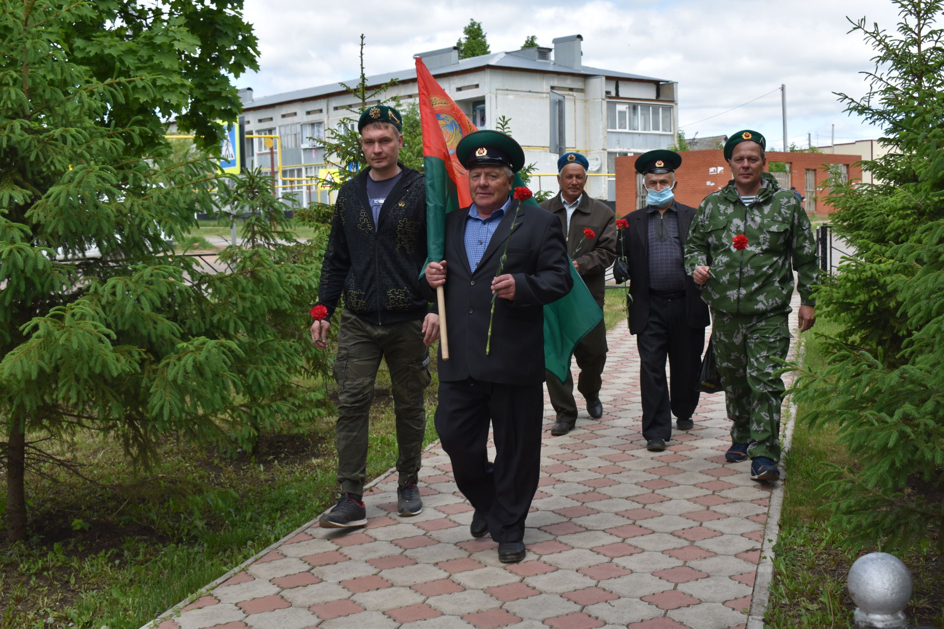 В поселке Татарстан отметили День пограничника