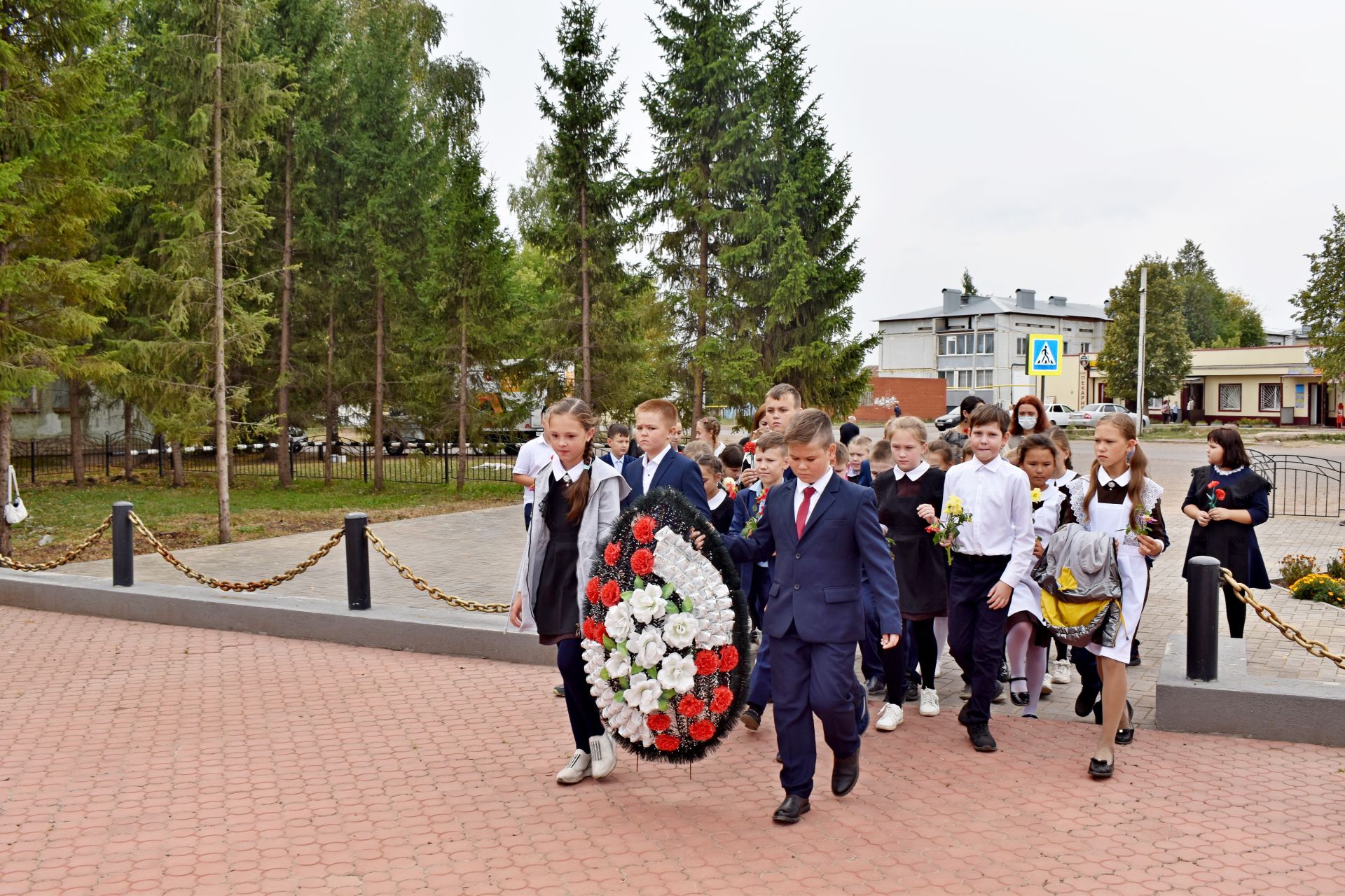 В поселке Совхоз Татарстан прошел митинг ко Дню окончания Второй Мировой войны