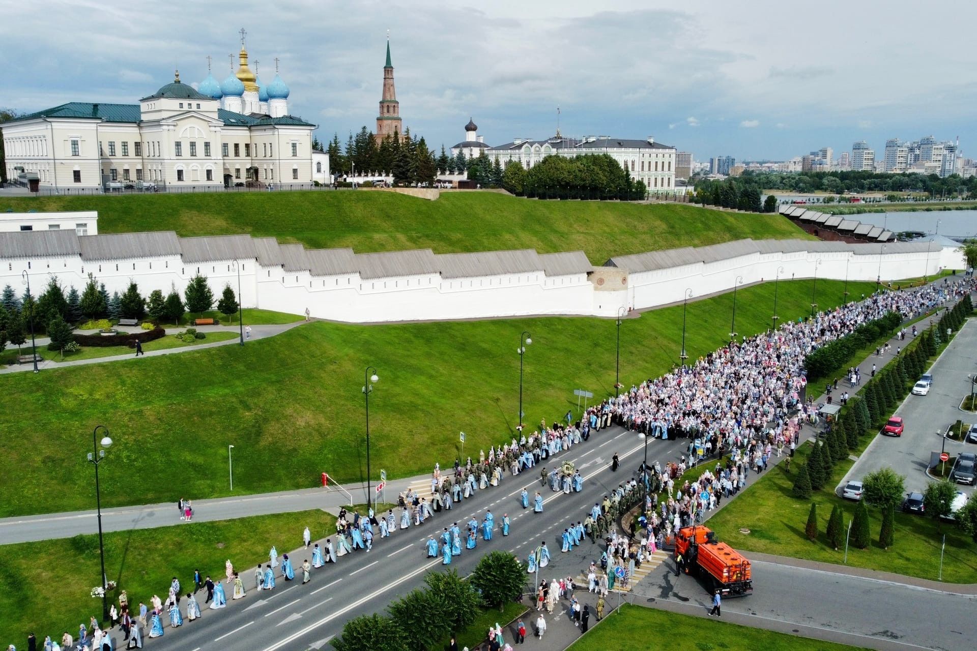 В Казани состоялся традиционный крестный ход с Казанской иконой Божией Матери