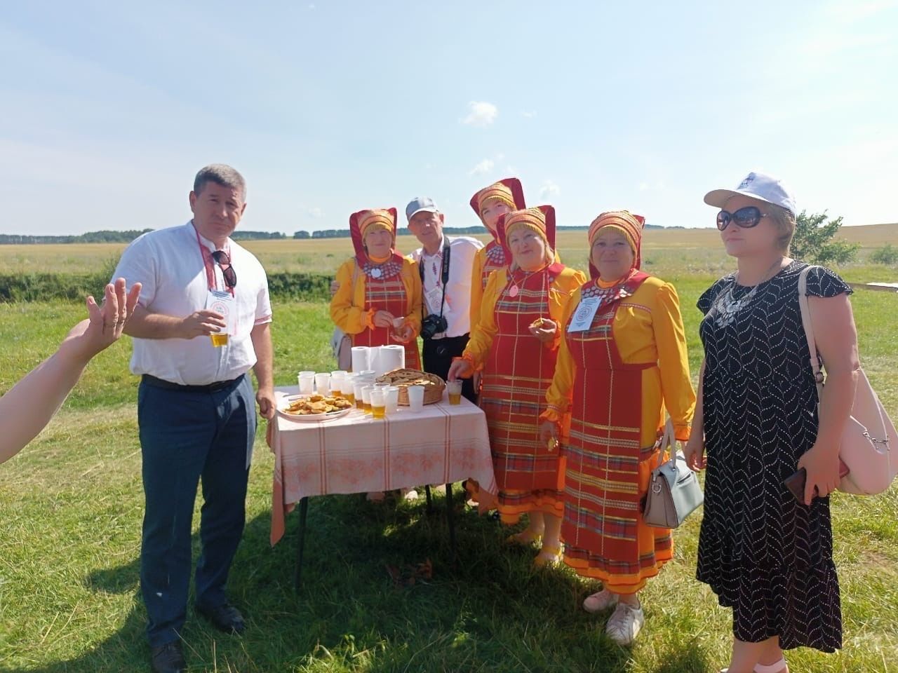 “Карендәшләр” ансамбленә “Бай-Тэрек” фестиваленең лауреаты исеме бирелде