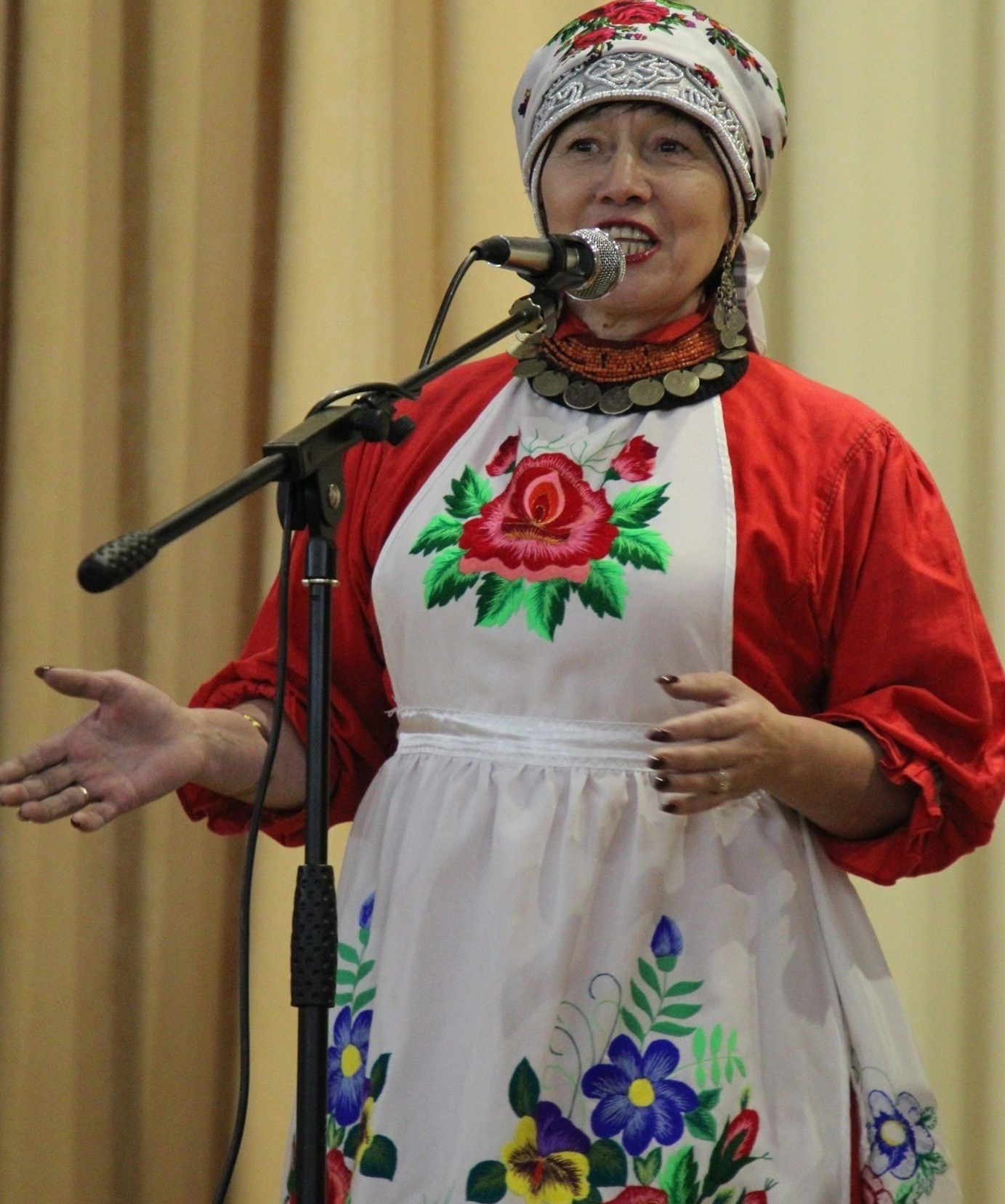 Нина Фадеева керәшеннәрнең милли ризыгын әзерли