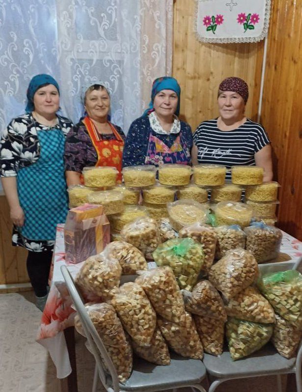 Колбагыш хатыннары токмач әзерли, сохари киптерә