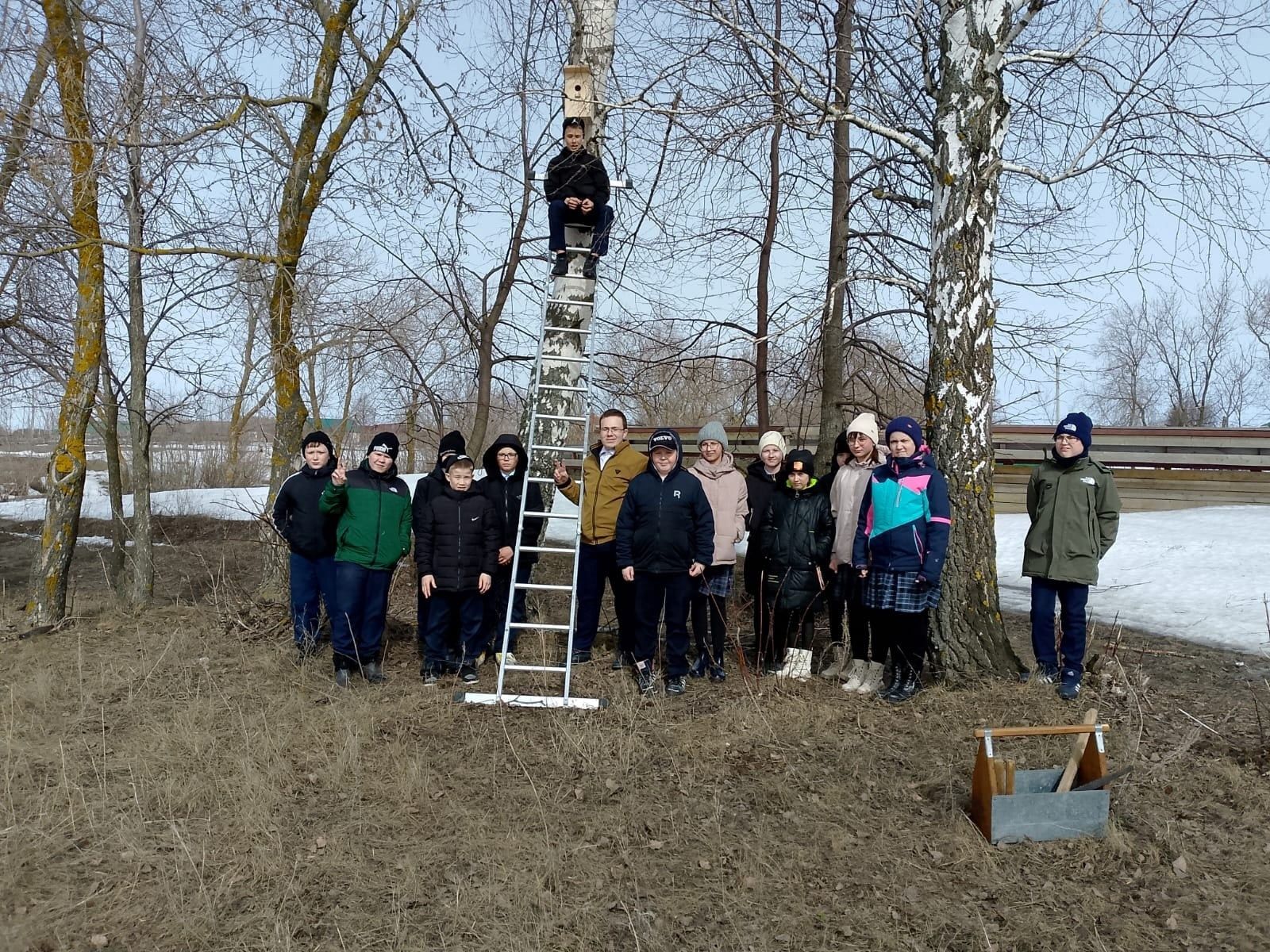 Село-Чура балалары «Кошларга ярдәм ит» акциясенә кушылды