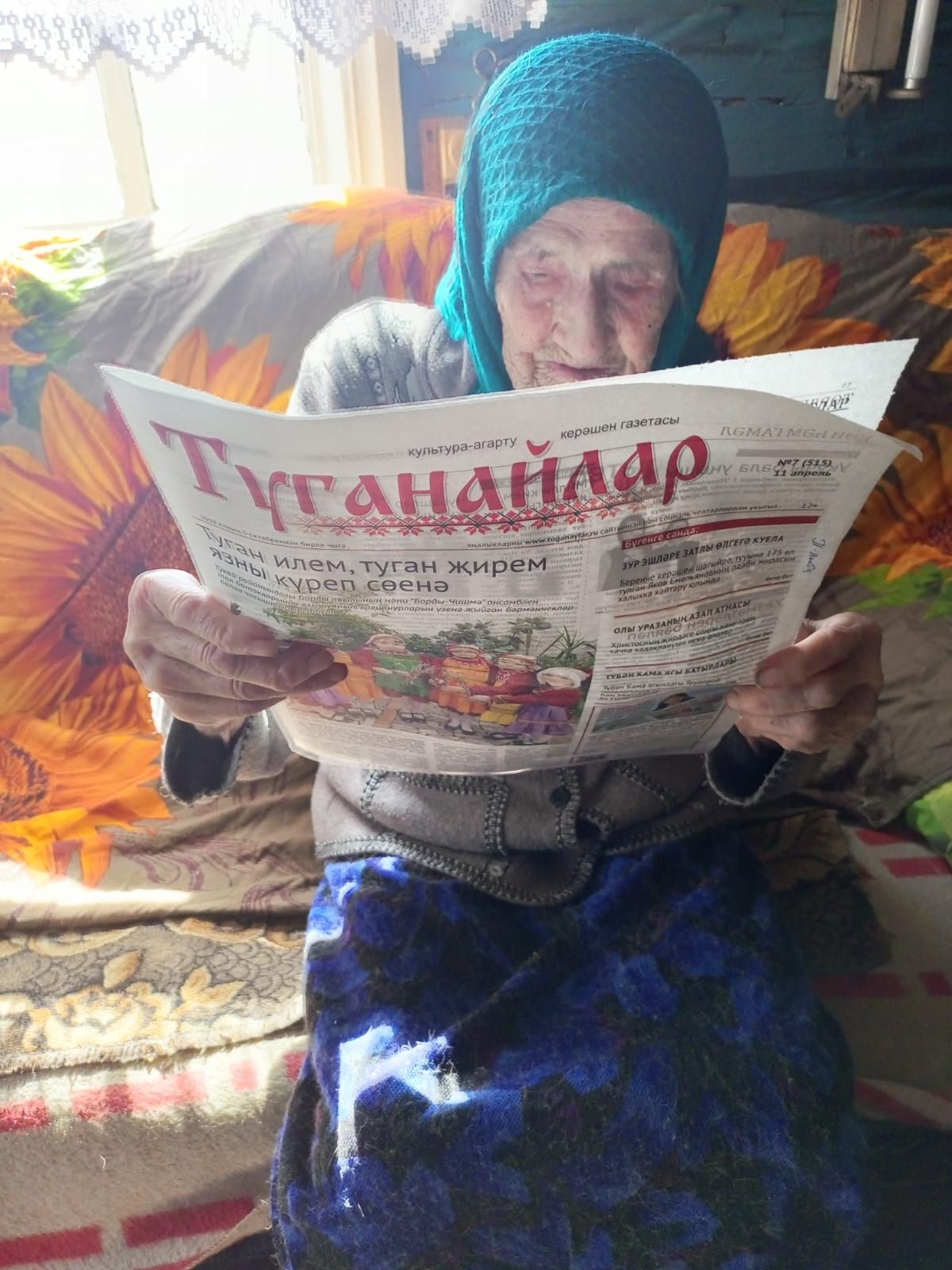Газетабызны 99 яшьлек Настя әби дә укый