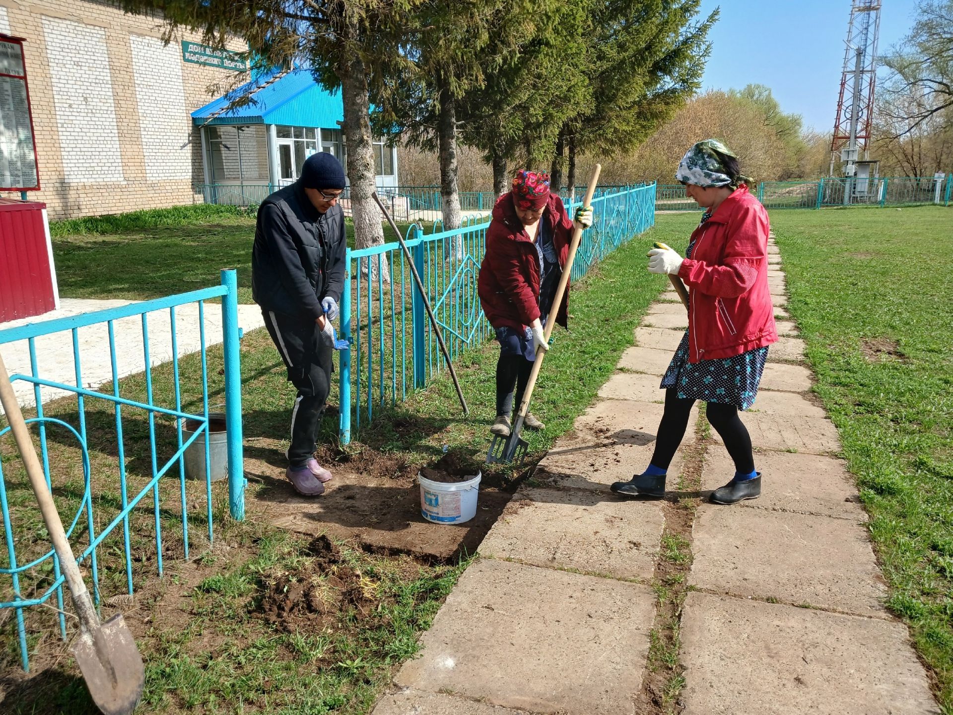 Керәшен Сәрдәсендә һәйкәл территориясендә ремонт эшләре оештырганнар