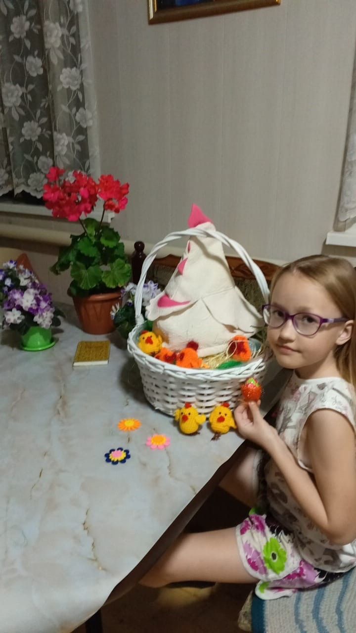 Юная читательница газеты «Туганайлар» рассказала как сделать «Пасхальную корзину»