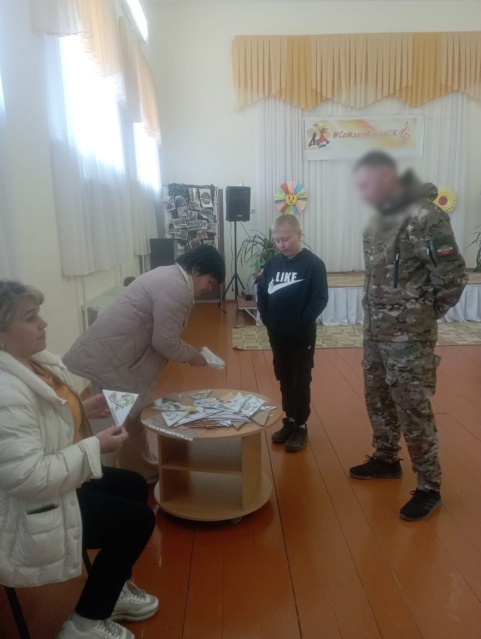 В Сетяковском клубе прошла встреча участника СВО с активистами села