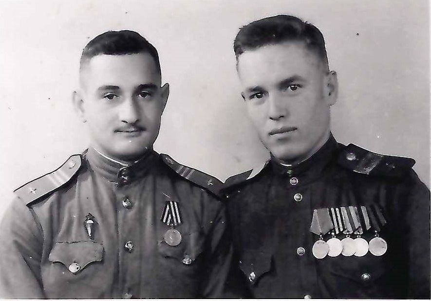 1944 елның 7 ноябрендә америкалылар ике мәртәбә, «хаталанып», безнекеләрне бомбага тоталар
