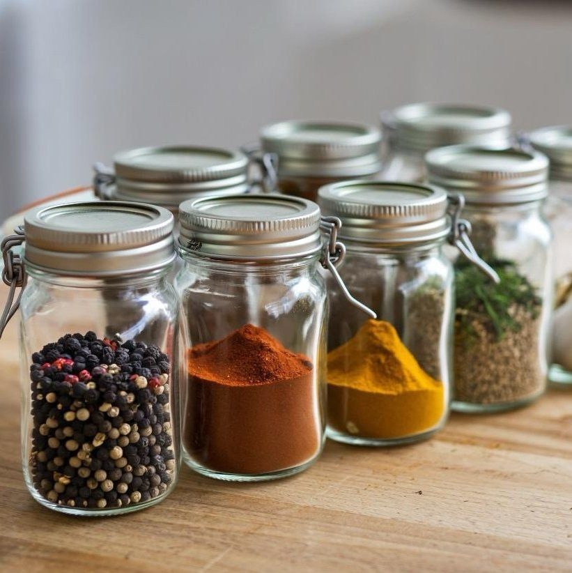 Файдалы киңәшләр: тәмләткечләрне пыяла савытларда сакларга киңәш ителә