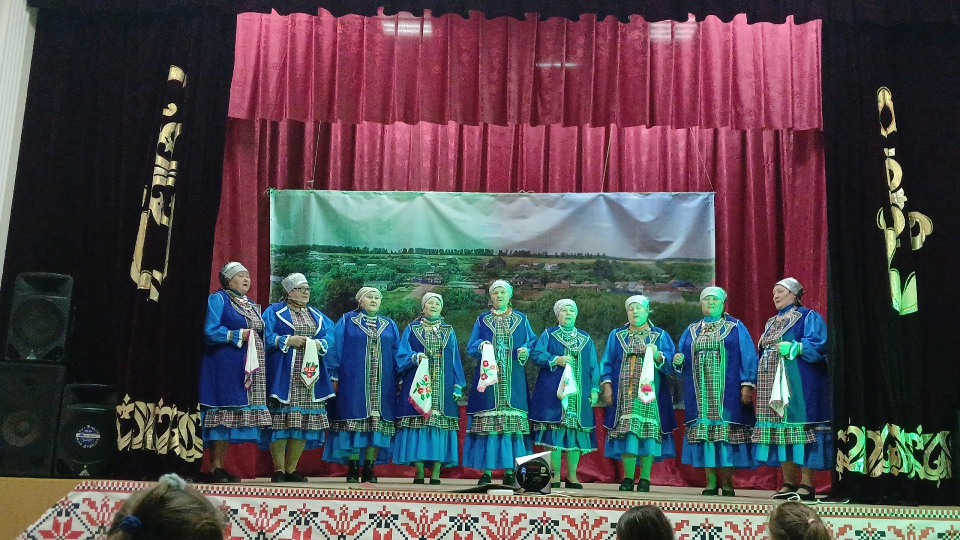 Карендәшләр Халыклар бердәмлеге көнен бәйрәм иттеләр