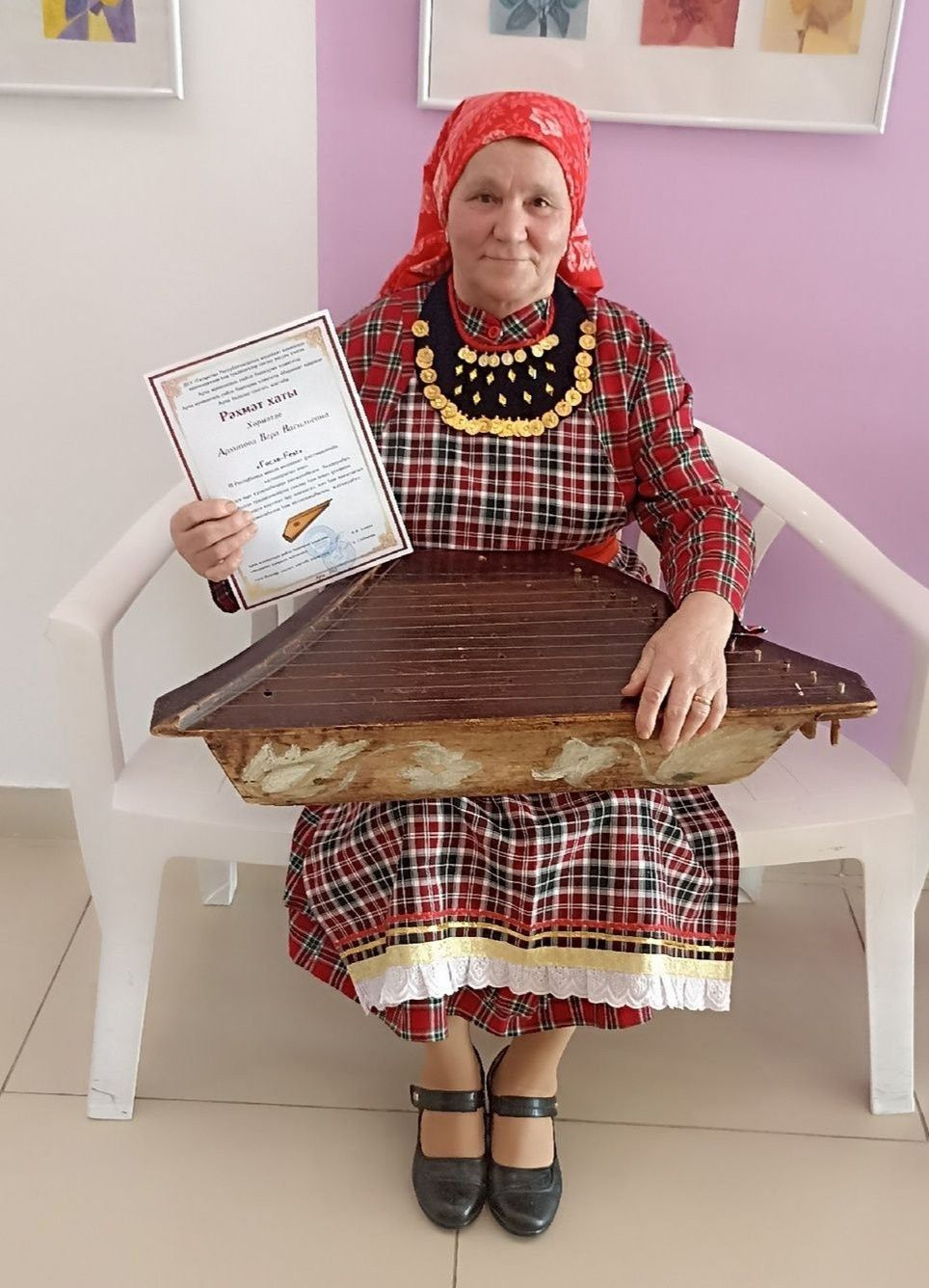«Гөслә-Fest» фестивалендә Сәрдәбаштан Вера Архиповага Рәхмәт хаты тапшырылды