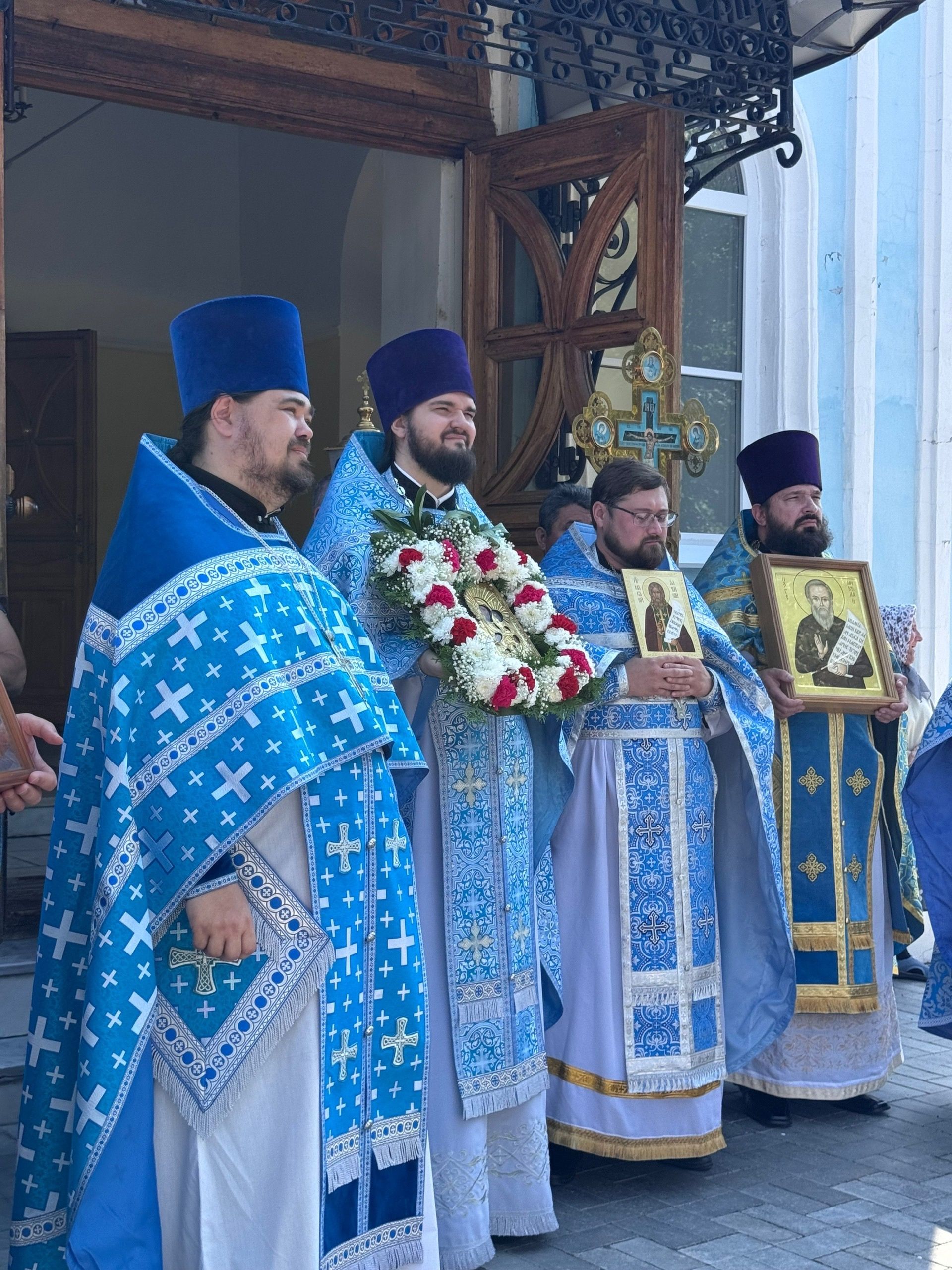 Тихвин чиркәвендә престол бәйрәме узды