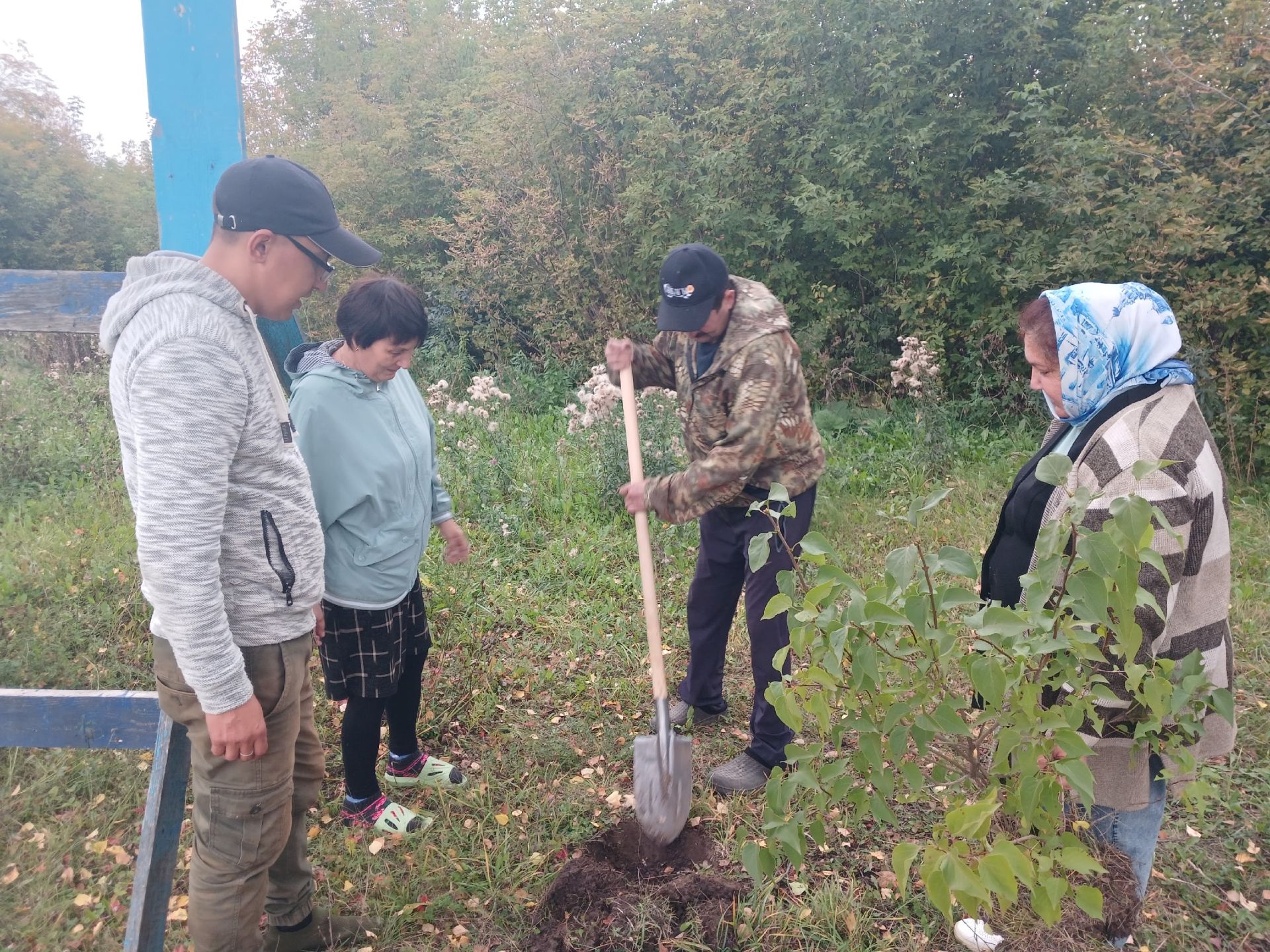 Керәшен Сәрдәсе мәдәният хезмәткәрләре «Дөнья агачы» акциясендә катнашкан