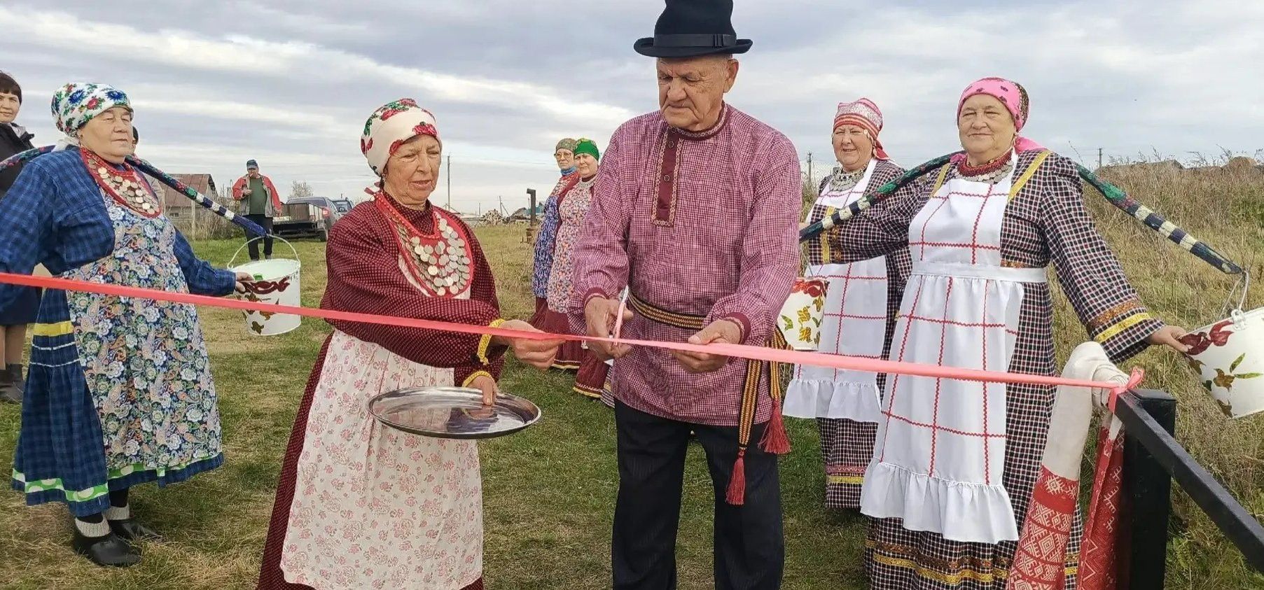 Бахтада авыл чишмәсенә алып бара торган баскыч яңартылган