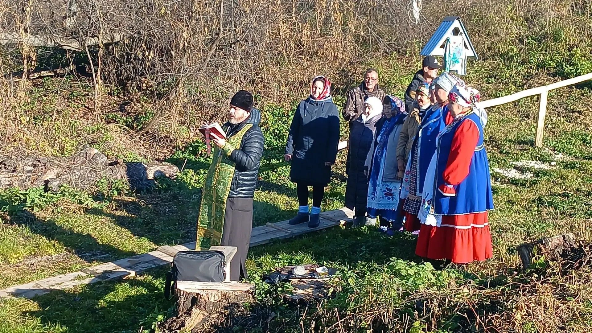 Иксуар авылында төзекләндерелгән чишмәне изгеләндерделәр