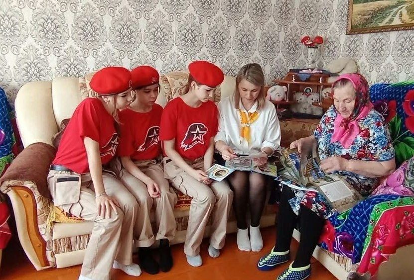 Югары Мәлем яшьармиячеләре  Анна түти Пирогова янында булдылар