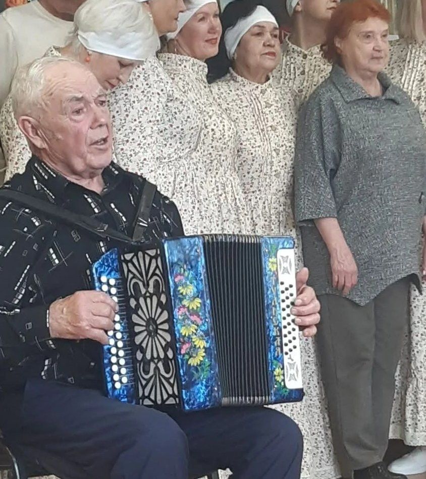 Сәвәләйдән Владимир Кашаев Өлкәннәр аралашу үзәгендә халыкны сөендергән