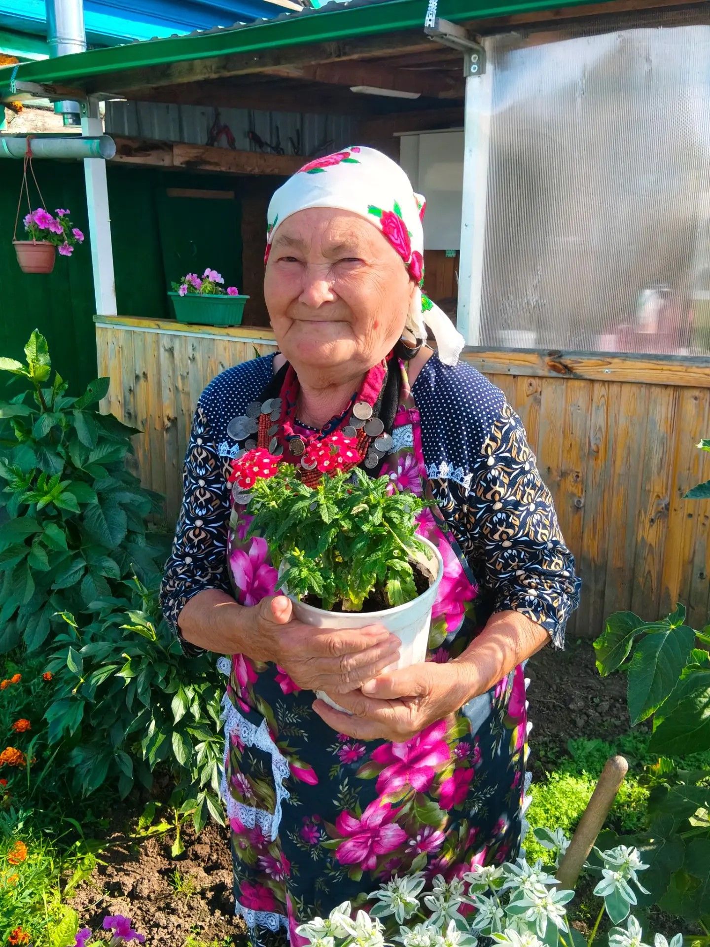 Үз җиреңдә – үз көең:  Янсуардан Анна Кутузова гомеренең җанга уелган мизгелләрен барлый