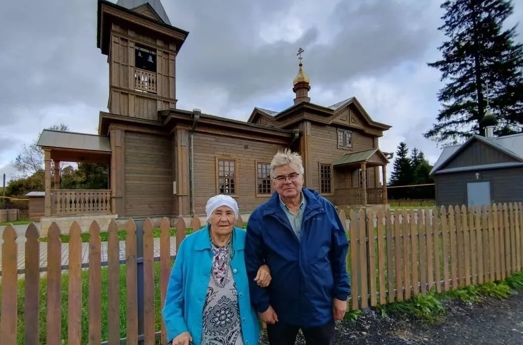 Татарстанның халык язучысы Аяз Гыйләҗевның гаиләсе  Югары һәм Урта Багражда булдылар