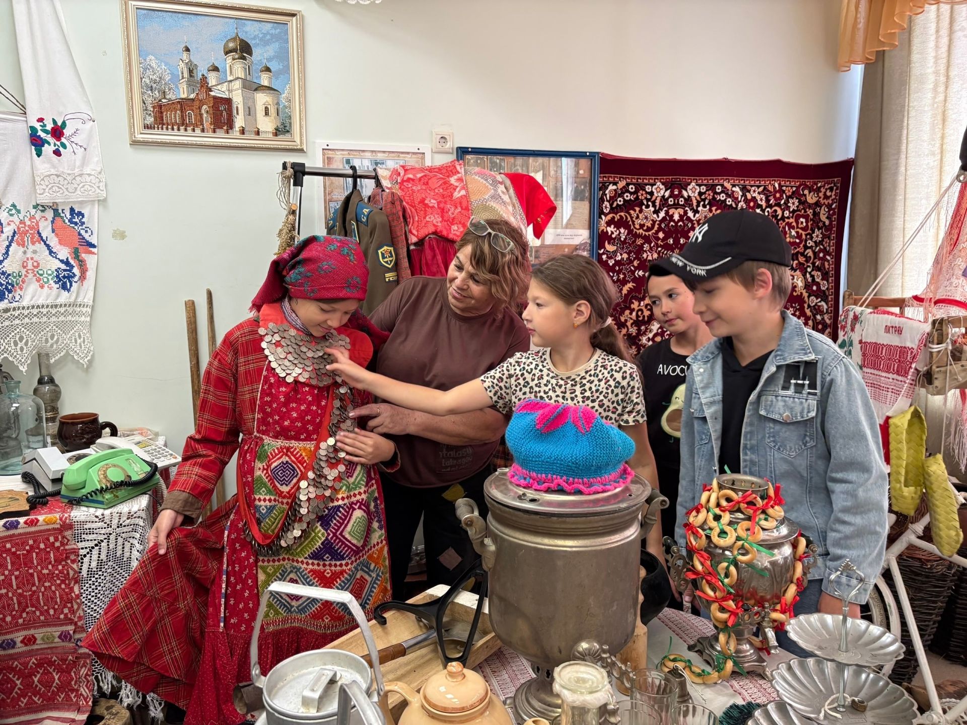 Сәйтәктә «Керәшеннәрнең көнкүреше» дигән фольклор дәрес узды