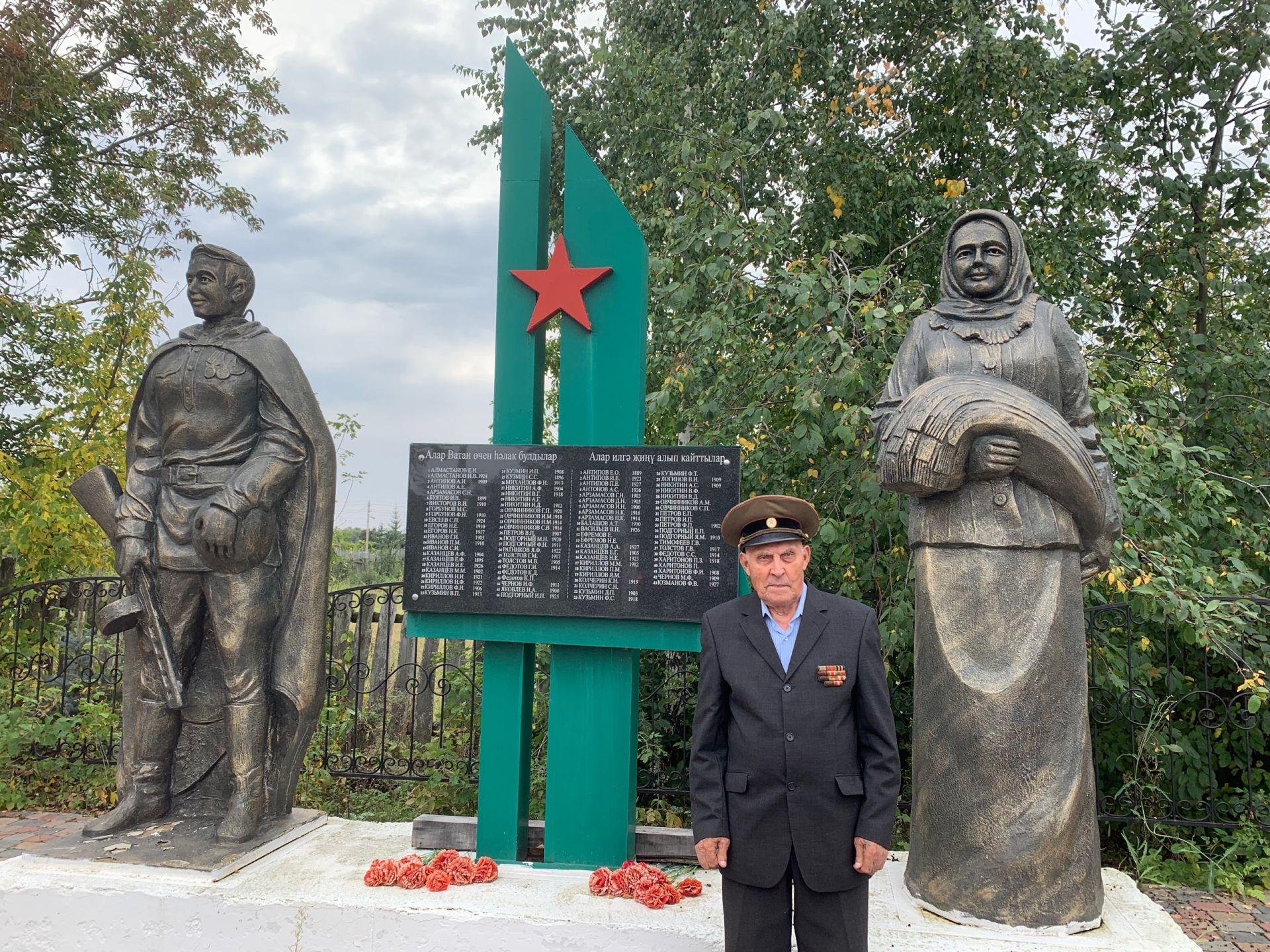 99 яшьлек Михаил Тихонов Түбән Юшадыда якыннары белән очрашты