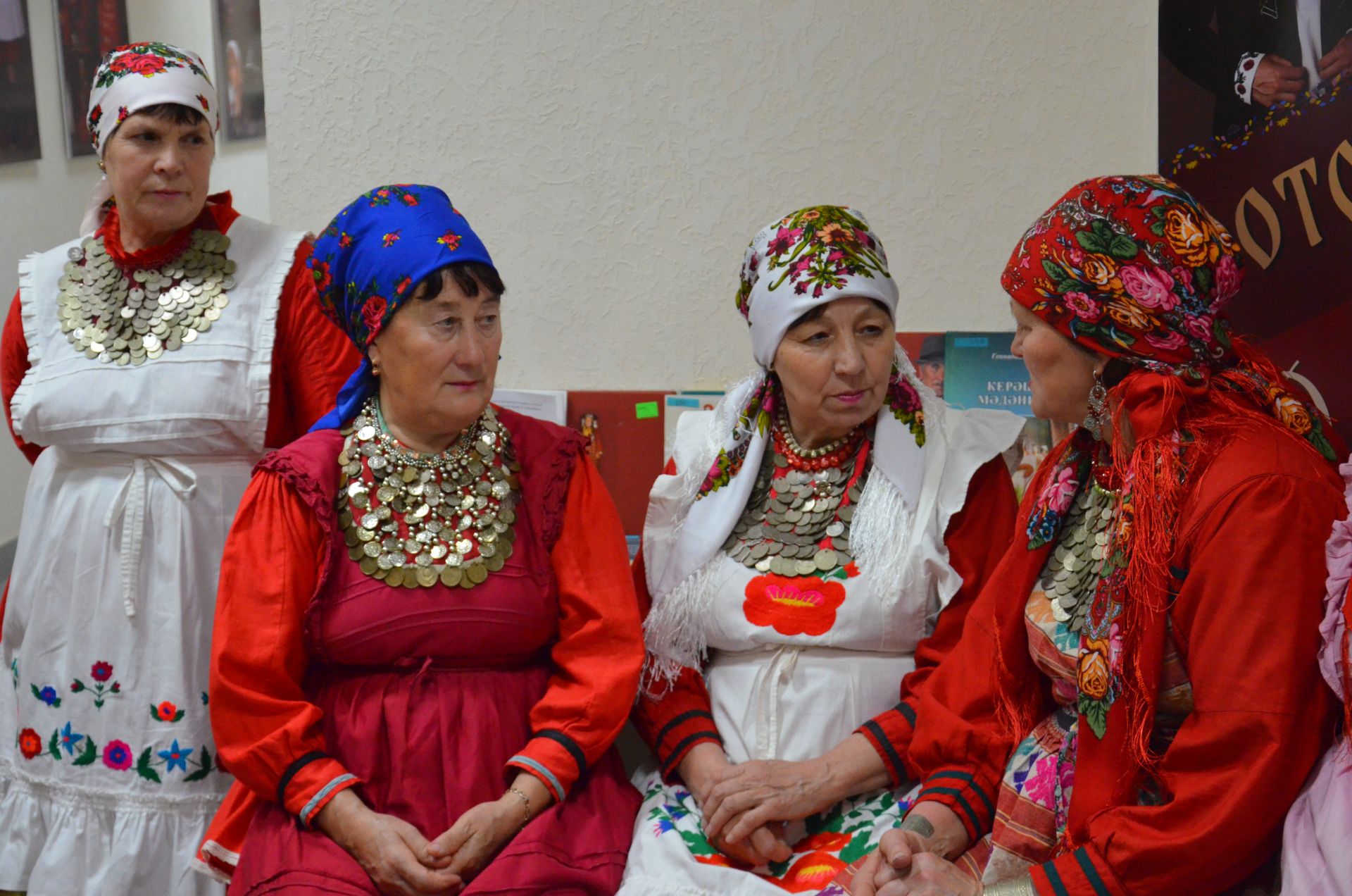 Җәкәү йортындагы «Покрау утырмасы»нда «Җиңгәчәйләр» ансамбле