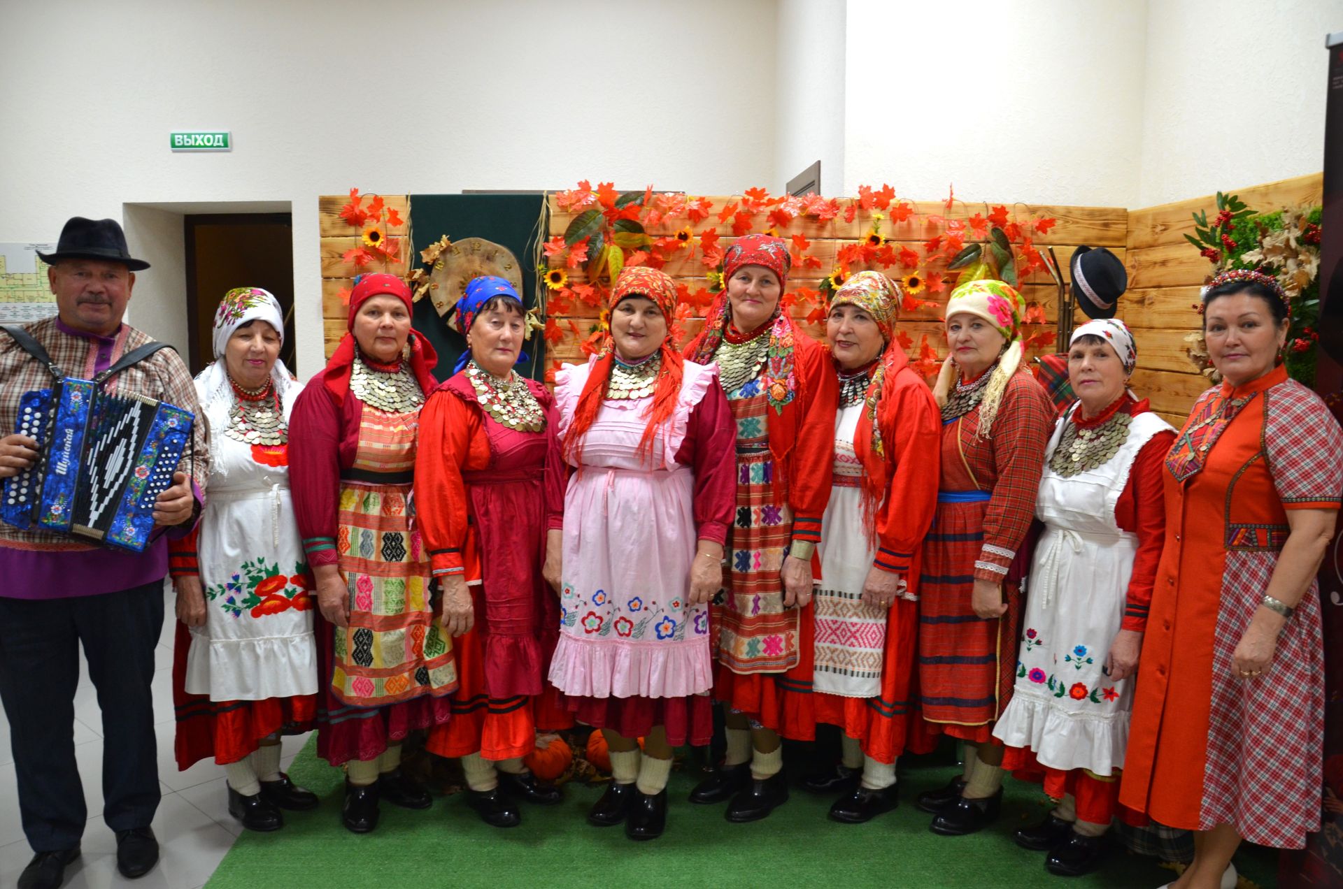 Җәкәү йортындагы «Покрау утырмасы»нда «Җиңгәчәйләр» ансамбле